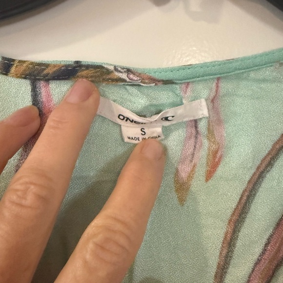 O’Neill Long Sleeve Crop top 🌟 Host Pick - Picture 5 of 6